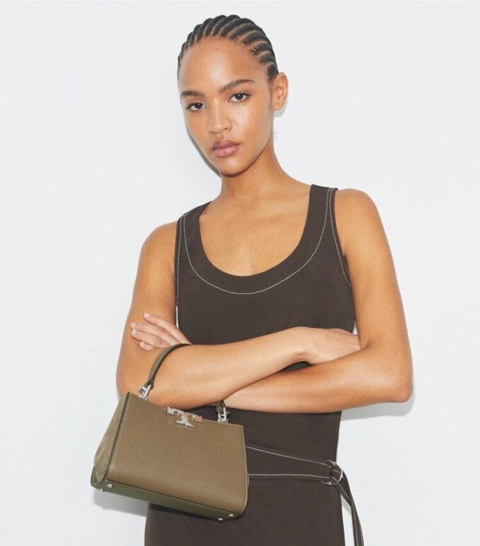 Mini bolso tipo satchel Eleanor con textura granulada Mini bolso tipo satchel Eleanor con textura granulada
