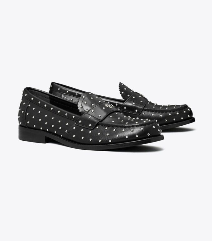 Mocasín clásico con tachuelas Mocasín clásico con tachuelas