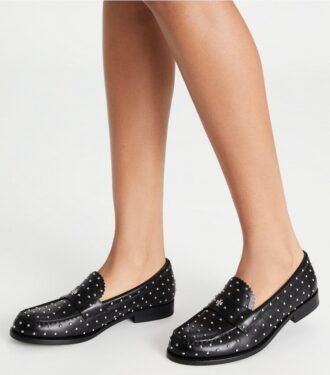 Mocasín clásico con tachuelas
