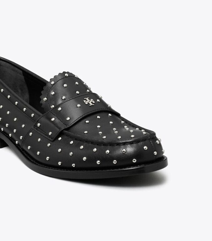 Mocasín clásico con tachuelas Mocasín clásico con tachuelas