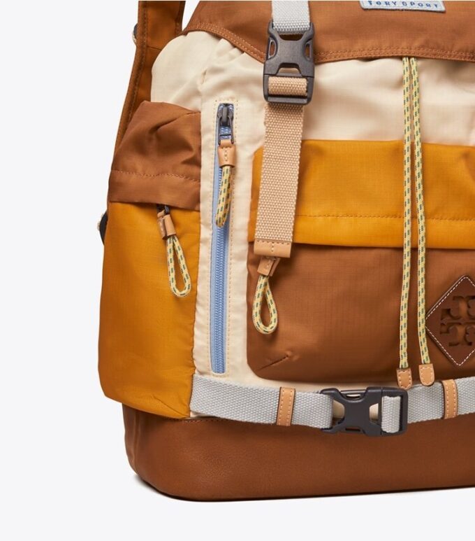 Mochila con parches de nailon ripstop Mochila con parches de nailon ripstop