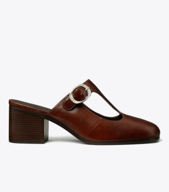 Mules con tacón y tira en T violetas