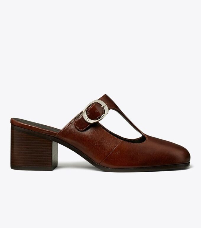 Mules con tacón y tira en T violetas Mules con tacón y tira en T violetas