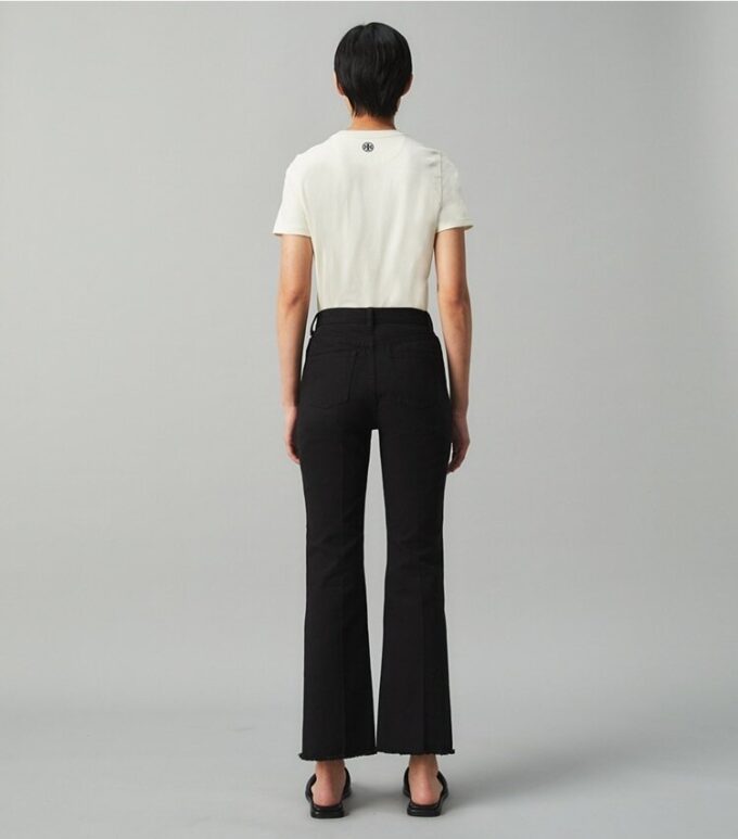Pantalón vaquero acampanado Pantalón vaquero acampanado