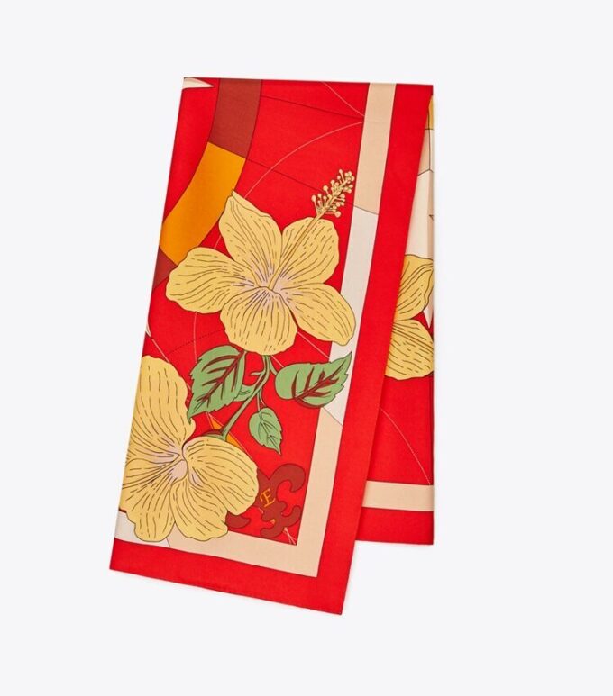 Pañuelo cuadrado de seda con estampado floral Compass Pañuelo cuadrado de seda con estampado floral Compass