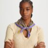 Pañuelo de cuello de jersey con logotipo Basket-Weave Pañuelo de cuello de jersey con logotipo Basket-Weave