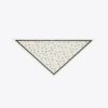 Pañuelo triangular de seda Pañuelo triangular de seda