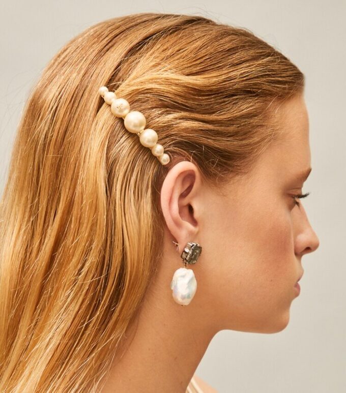 Pinza para el cabello con perlas y logotipo Pinza para el cabello con perlas y logotipo
