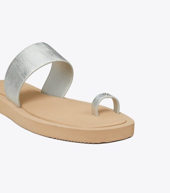 Sandalias con anilla en el dedo Sandalias con anilla en el dedo