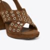 Sandalias con tacón cruzado Sandalias con tacón cruzado
