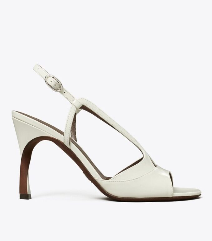 Sandalias con tacón retorcido