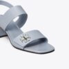 Sandalias con tacón y cierre giratorio Sandalias con tacón y cierre giratorio