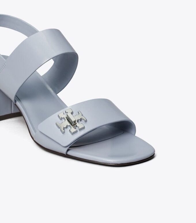Sandalias con tacón y cierre giratorio Sandalias con tacón y cierre giratorio