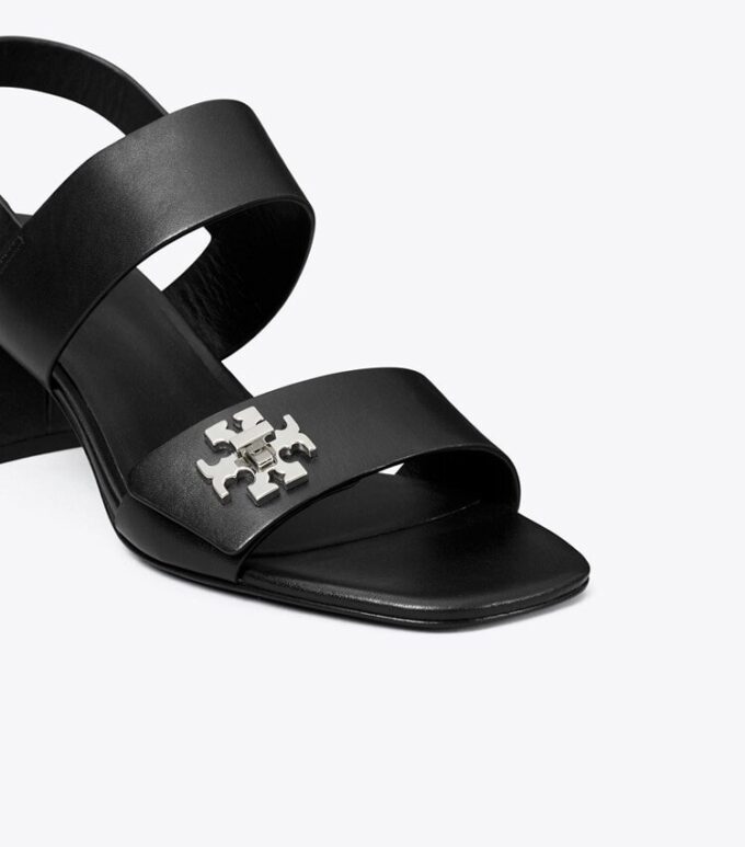 Sandalias con tacón y cierre giratorio Sandalias con tacón y cierre giratorio