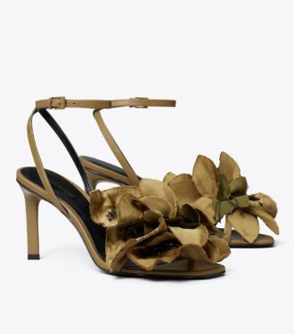 Sandalias con tacón y flores