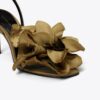 Sandalias con tacón y flores Sandalias con tacón y flores