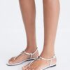 Sandalias con tira en T y anilla