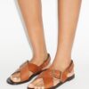 Sandalias con tiras cruzadas