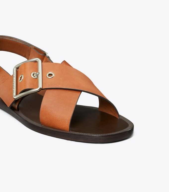 Sandalias con tiras cruzadas