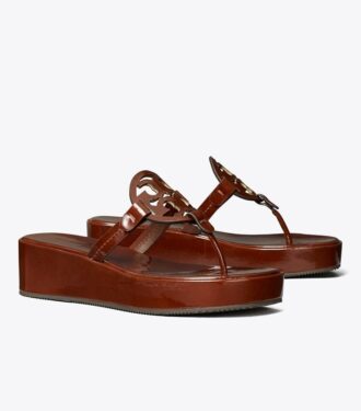 Sandalias de cuña patentadas Miller Sandalias de cuña patentadas Miller