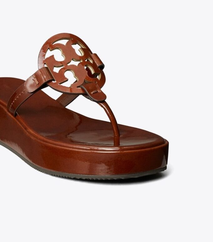 Sandalias de cuña patentadas Miller Sandalias de cuña patentadas Miller