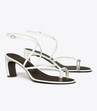 Sandalias de tacón con tiras múltiples y aberturas