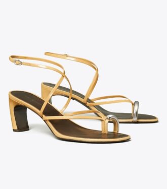 Sandalias de tacón con tiras múltiples y aberturas