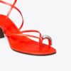 Sandalias de tacón con tiras múltiples y aberturas