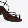 Sandalias de tacón con tiras múltiples y aberturas Sandalias de tacón con tiras múltiples y aberturas