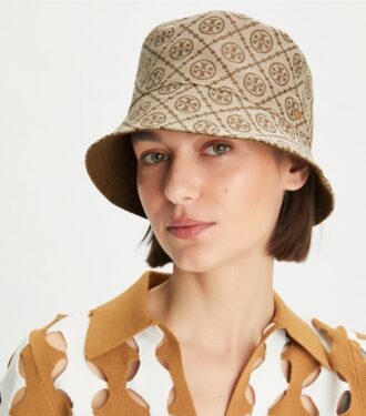 Sombrero tipo pescador con visera corta y T Monogram Sombrero tipo pescador con visera corta y T Monogram
