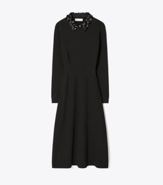 Vestido con cuello adornado