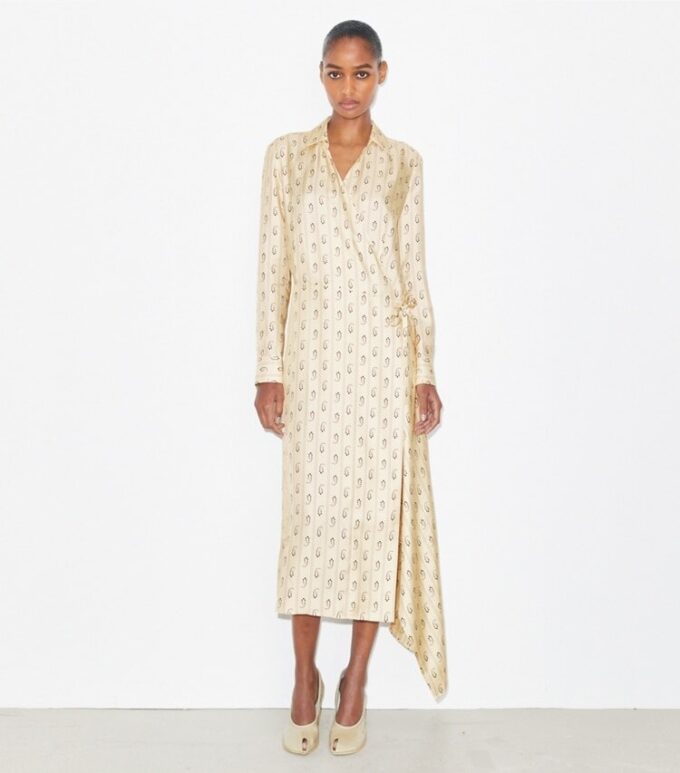 Vestido cruzado de seda