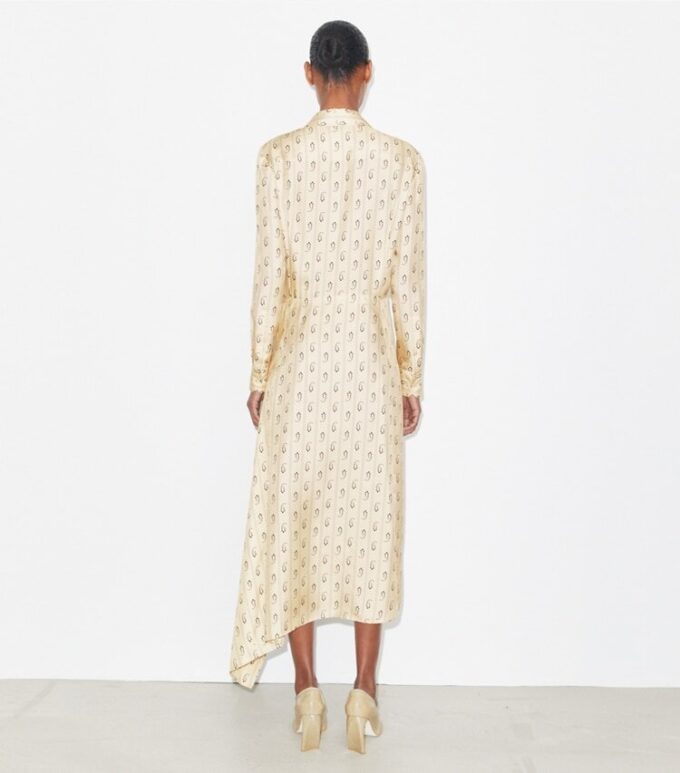 Vestido cruzado de seda