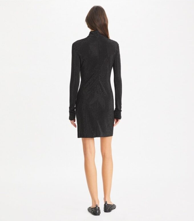 Vestido de cuello alto de viscosa con adornos Vestido de cuello alto de viscosa con adornos