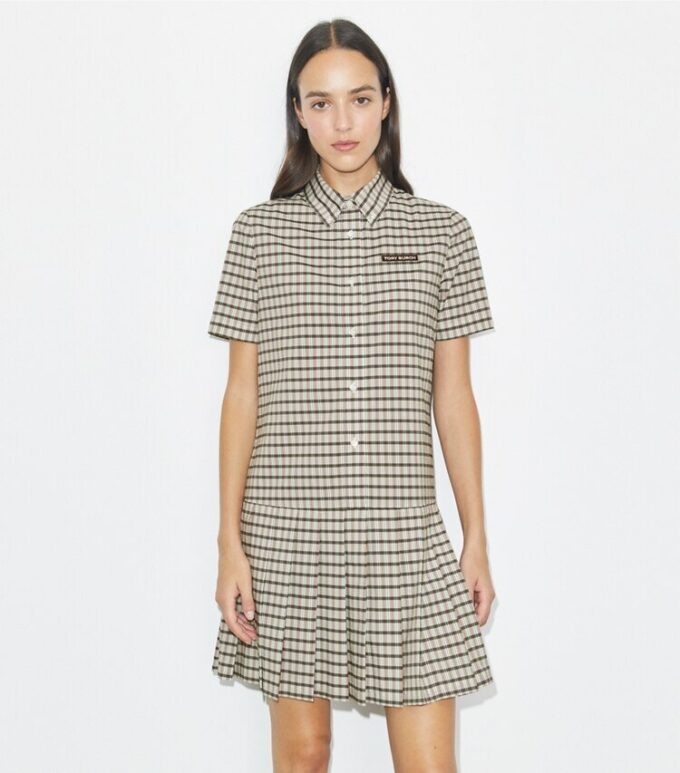Vestido de golf a cuadros con cintura baja y pliegues Vestido de golf a cuadros con cintura baja y pliegues