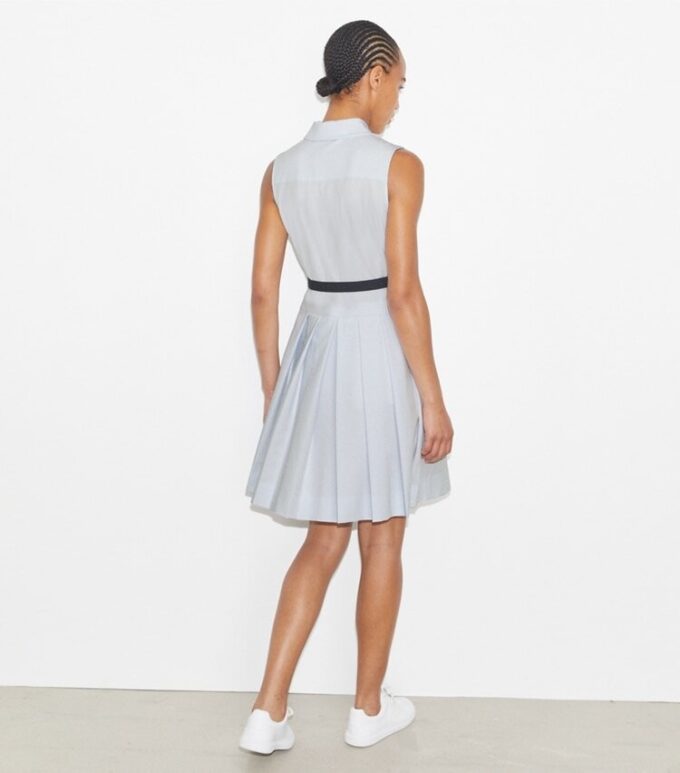 Vestido de golf plisado con jacquard T Monogram Vestido de golf plisado con jacquard T Monogram