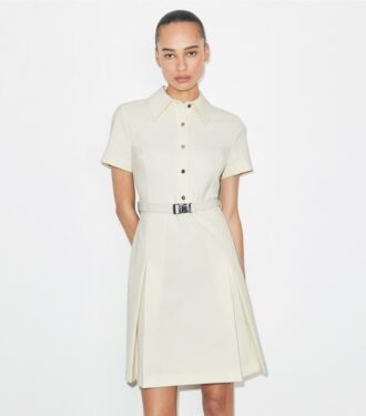 Vestido de golf plisado de manga corta
