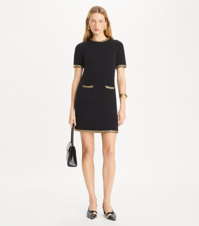 Vestido de lana con cadena Vestido de lana con cadena