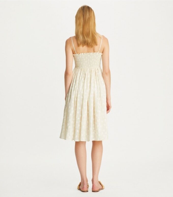 Vestido de seda sin tirantes con fruncidos Vestido de seda sin tirantes con fruncidos