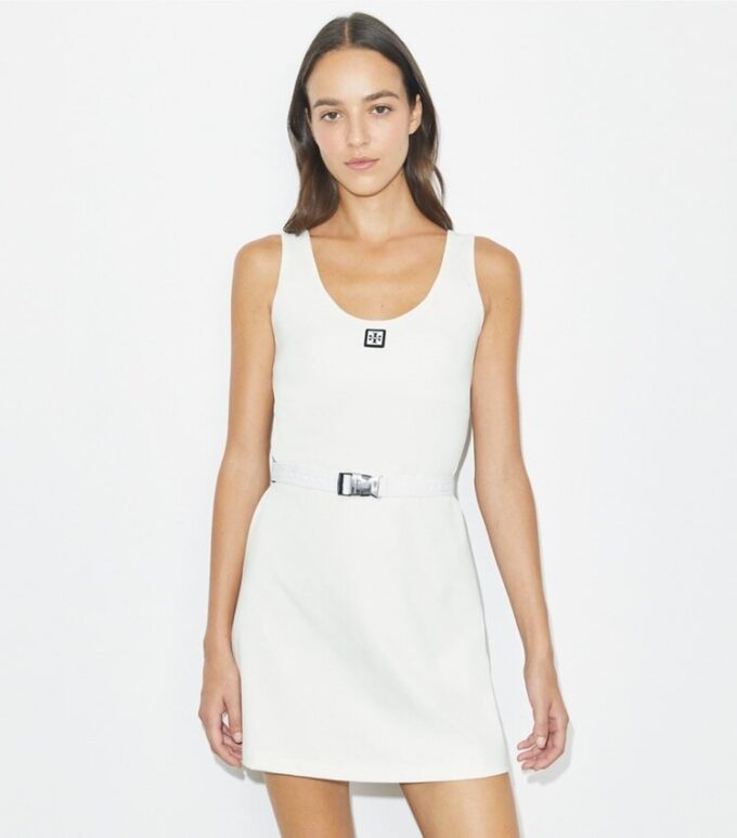 Vestido de tenis con corte en A Vestido de tenis con corte en A