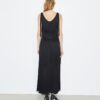 Vestido de viscosa con flecos Vestido de viscosa con flecos