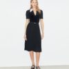 Vestido plisado con monograma T Pointelle Vestido plisado con monograma T Pointelle