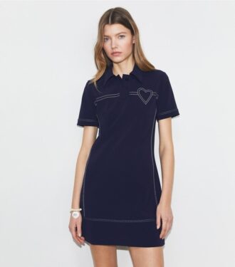 Vestido polo elástico con puntadas decorativas Vestido polo elástico con puntadas decorativas
