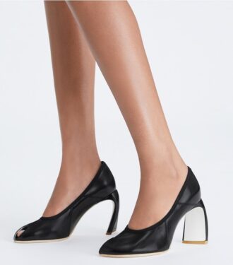 Zapatos de salón con punta abierta