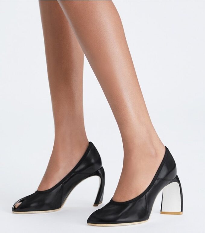 Zapatos de salón con punta abierta Zapatos de salón con punta abierta