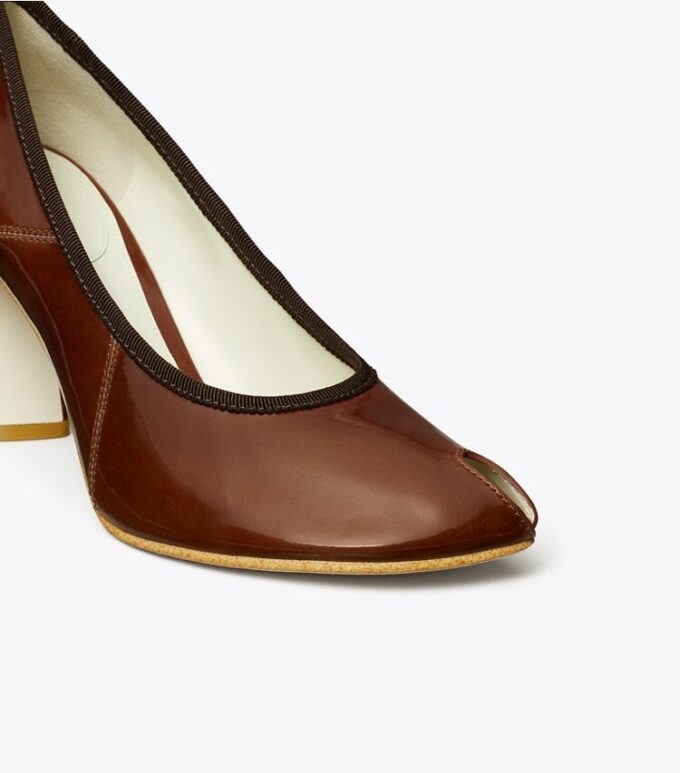 Zapatos de salón con punta abierta Zapatos de salón con punta abierta