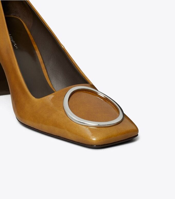 Zapatos de tacón con anilla Zapatos de tacón con anilla