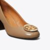 Zapatos de tacón con logotipo múltiple Zapatos de tacón con logotipo múltiple