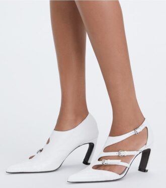 Zapatos de tacón con múltiples hebillas