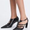 Zapatos de tacón con múltiples hebillas Zapatos de tacón con múltiples hebillas